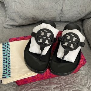 NIB Tory Burch Miller Cloud Sandals-black, Size 8